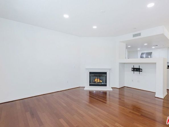 453 N Altadena Drive 8, Pasadena CA 91107