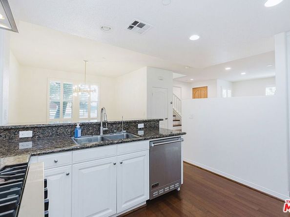 453 N Altadena Drive 8, Pasadena CA 91107