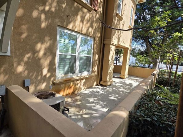 453 N Altadena Drive 8, Pasadena CA 91107