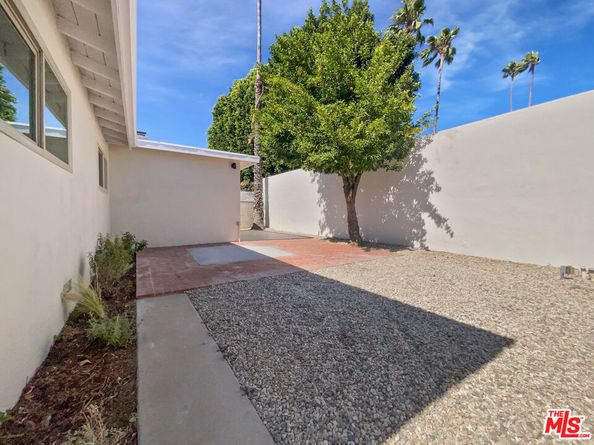 5736 Vantage Avenue, Valley Village CA 91607