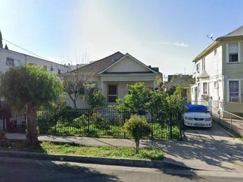 1125 S Kenmore Avenue