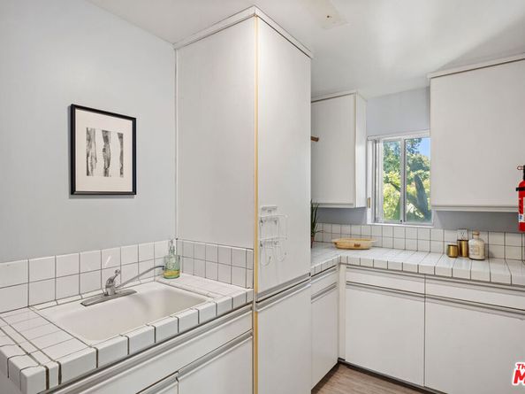 23246 Canzonet Street, Woodland Hills CA 91367