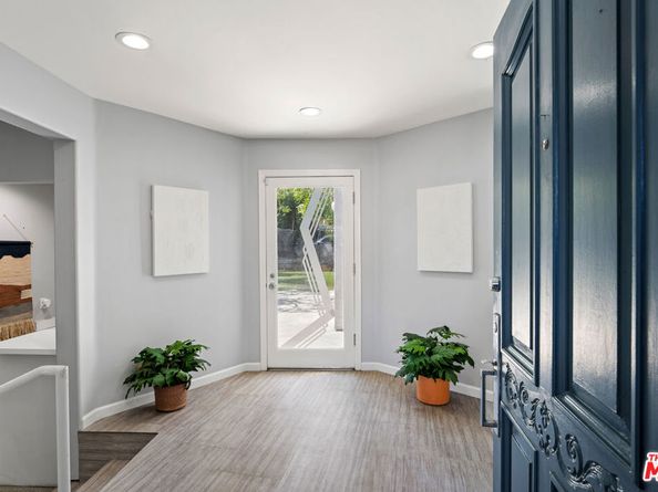 23246 Canzonet Street, Woodland Hills CA 91367