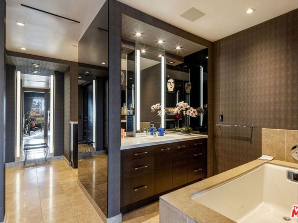 6250 Hollywood Boulevard 14H, Los Angeles CA 90028