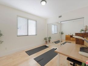 147 N Berendo Street 202, Los Angeles CA 90004