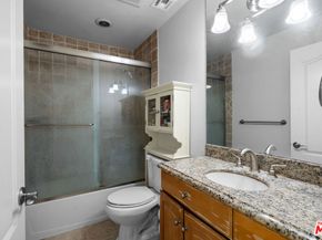 528 N Westmoreland Avenue 5, Los Angeles CA 90004