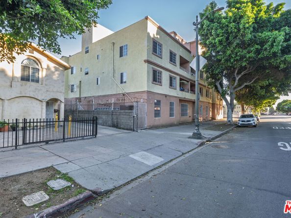 4920 S Broadway, Los Angeles CA 90037