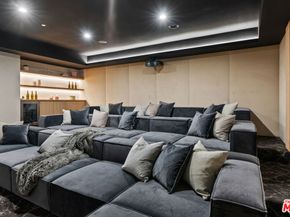 565 Toyopa Drive, Pacific Palisades CA 90272