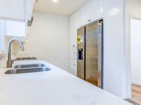 615 Sunset Avenue, Venice CA 90291