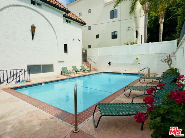 14332 Dickens Street 10, Sherman Oaks CA 91423