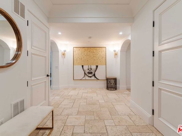 1835 Pandora Avenue 402, Los Angeles CA 90025