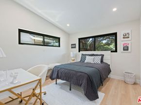 23442 Burbank Boulevard, Woodland Hills CA 91367