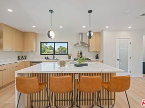 23442 Burbank Boulevard, Woodland Hills CA 91367