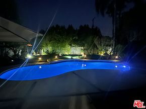 23442 Burbank Boulevard, Woodland Hills CA 91367