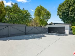 23442 Burbank Boulevard, Woodland Hills CA 91367