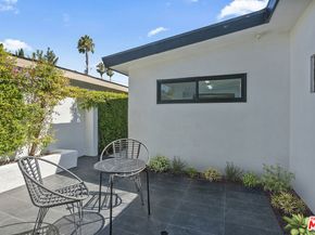 23442 Burbank Boulevard, Woodland Hills CA 91367