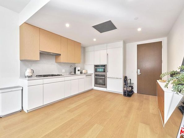 877 Francisco Street 1207, Los Angeles CA 90017