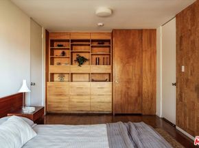 4976 Glenalbyn Drive, Los Angeles CA 90065