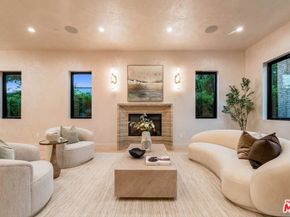 4273 Murietta Avenue, Sherman Oaks CA 91423