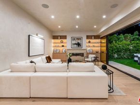 4273 Murietta Avenue, Sherman Oaks CA 91423