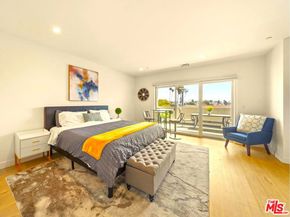 497 N St Andrews Place, Los Angeles CA 90004