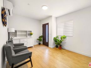 497 N St Andrews Place, Los Angeles CA 90004