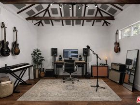 2312 Oliveras Avenue, Altadena CA 91001