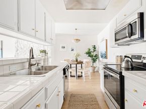 521 Montana Avenue 305, Santa Monica CA 90403