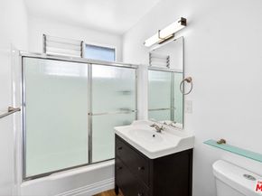 3450 Vinton Avenue, Los Angeles CA 90034