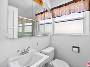 3450 Vinton Avenue, Los Angeles CA 90034