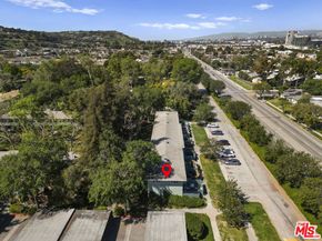 5441 Village Green, Los Angeles CA 90016