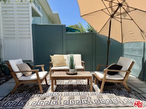 5441 Village Green, Los Angeles CA 90016
