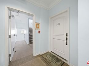 4733 Elmwood Avenue 304, Los Angeles CA 90004