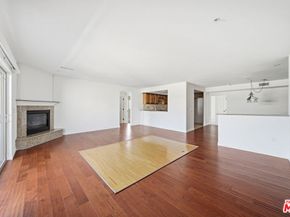 4733 Elmwood Avenue 304, Los Angeles CA 90004