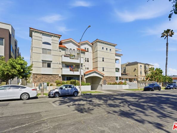 4733 Elmwood Avenue 304, Los Angeles CA 90004