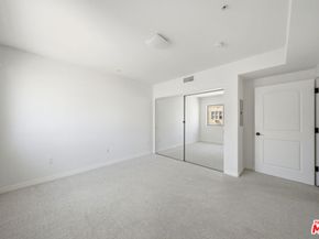 4733 Elmwood Avenue 304, Los Angeles CA 90004