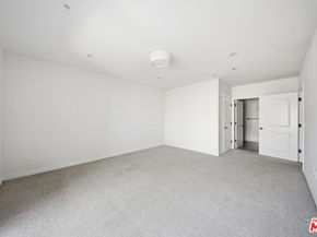 4733 Elmwood Avenue 304, Los Angeles CA 90004