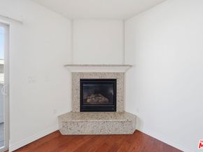 4733 Elmwood Avenue 304, Los Angeles CA 90004