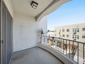 4733 Elmwood Avenue 304, Los Angeles CA 90004