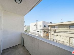 4733 Elmwood Avenue 304, Los Angeles CA 90004