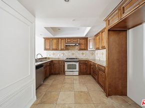 4733 Elmwood Avenue 304, Los Angeles CA 90004