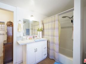 819 S Park View Street, Los Angeles CA 90057