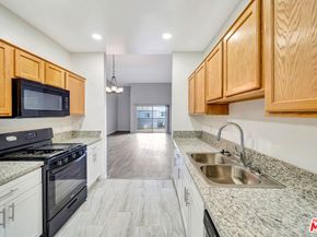 11124 Burbank Boulevard 311, North Hollywood CA 91601