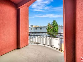 11124 Burbank Boulevard 311, North Hollywood CA 91601