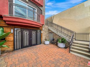 11124 Burbank Boulevard 311, North Hollywood CA 91601