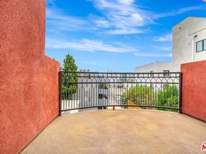 11124 Burbank Boulevard 311, North Hollywood CA 91601