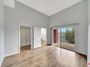 11124 Burbank Boulevard 311, North Hollywood CA 91601