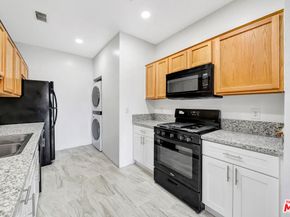 11124 Burbank Boulevard 311, North Hollywood CA 91601