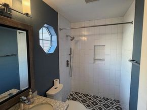 8585 Via Mallorca 4, La Jolla CA 92037