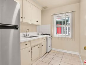 10600 S Inglewood Avenue, Inglewood CA 90304